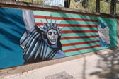 Malvka na zdi bval americk ambasdy, Tehran