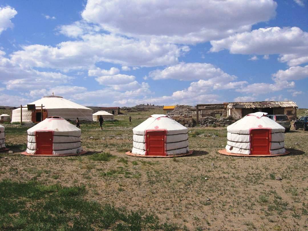 Minigery, pejezd Ulaanbaatar ==> Mandalgov, ajmag Dundgov